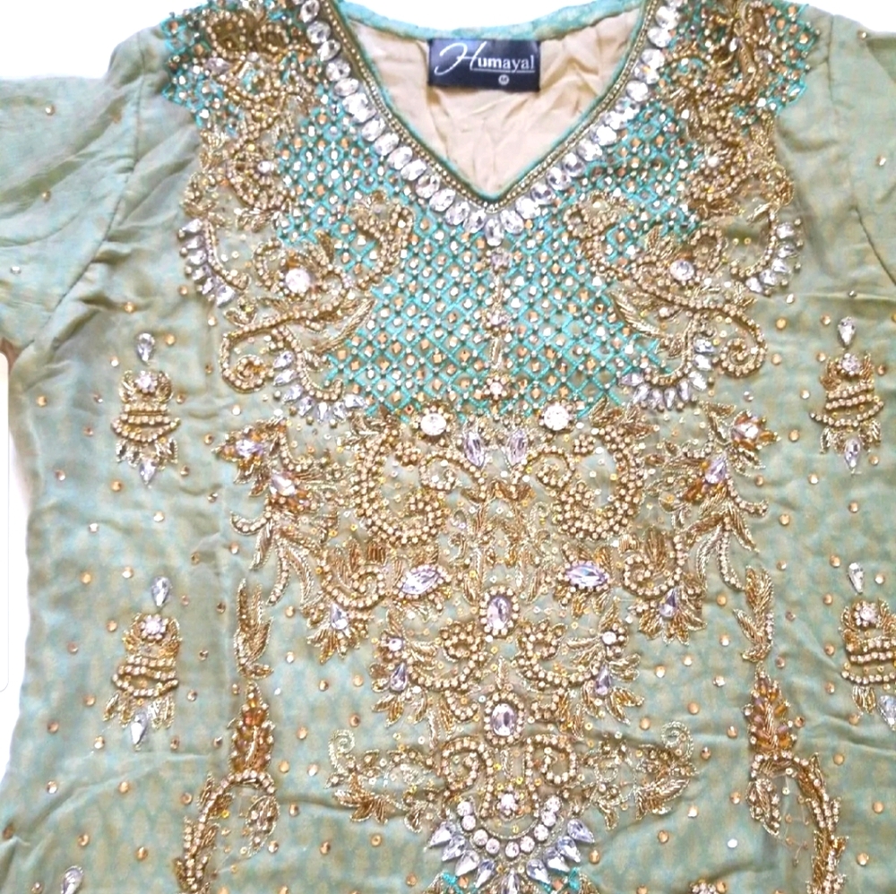 3 piece jora/suit medium